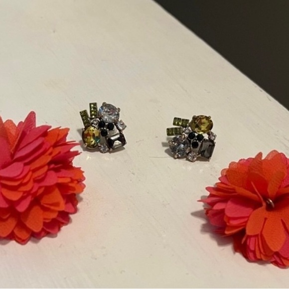 Stella snd dot pouff statement earrings - Picture 3 of 3